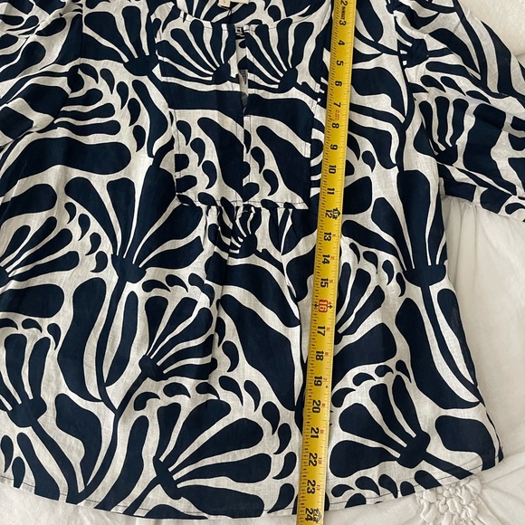 NWT. Christian Siriano Linen Blend Navy and Cream Patterned Women's Top, Sz L - Picture 9 of 11